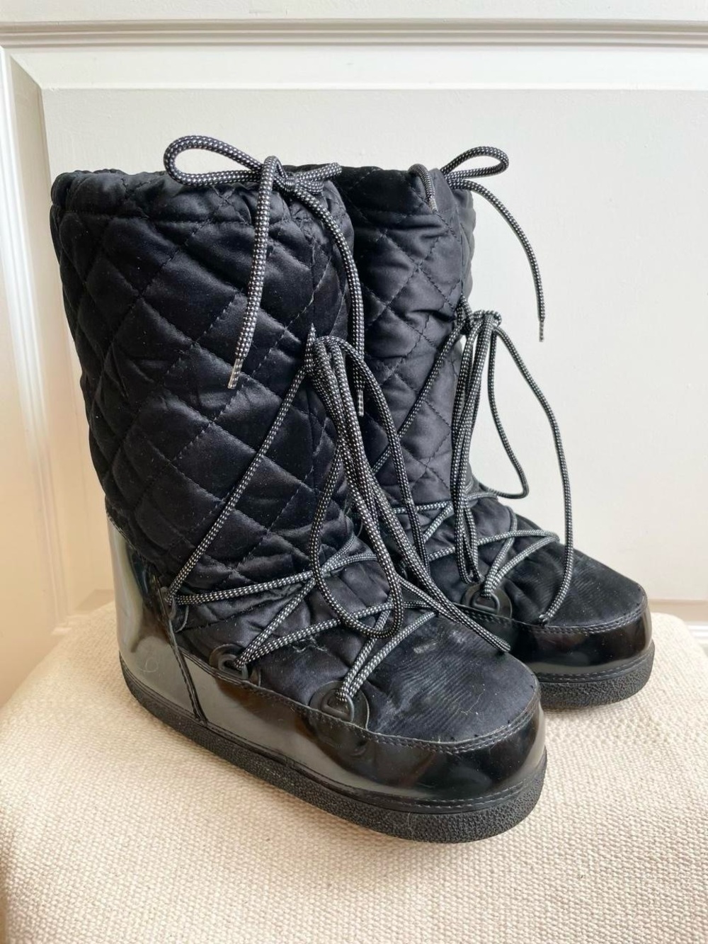 VTG Y2K Marc Jacobs Puffer Moon Boots Size 10 Chunky Lace Up Satin Puffer 2005